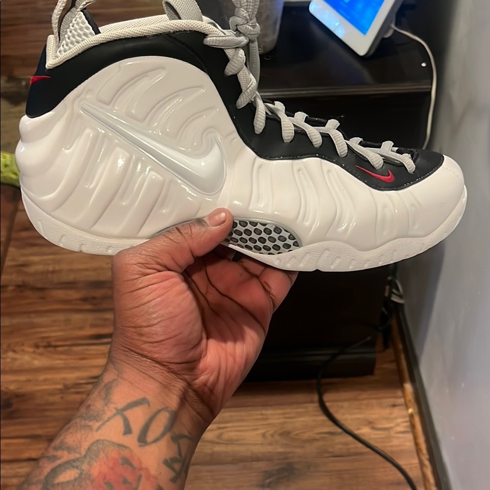 Nike Kids Foamposite Black and White Sneakers
